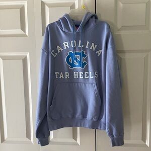 North Carolina Tar Heels Champion hooded sweatshirt women’s large light blue